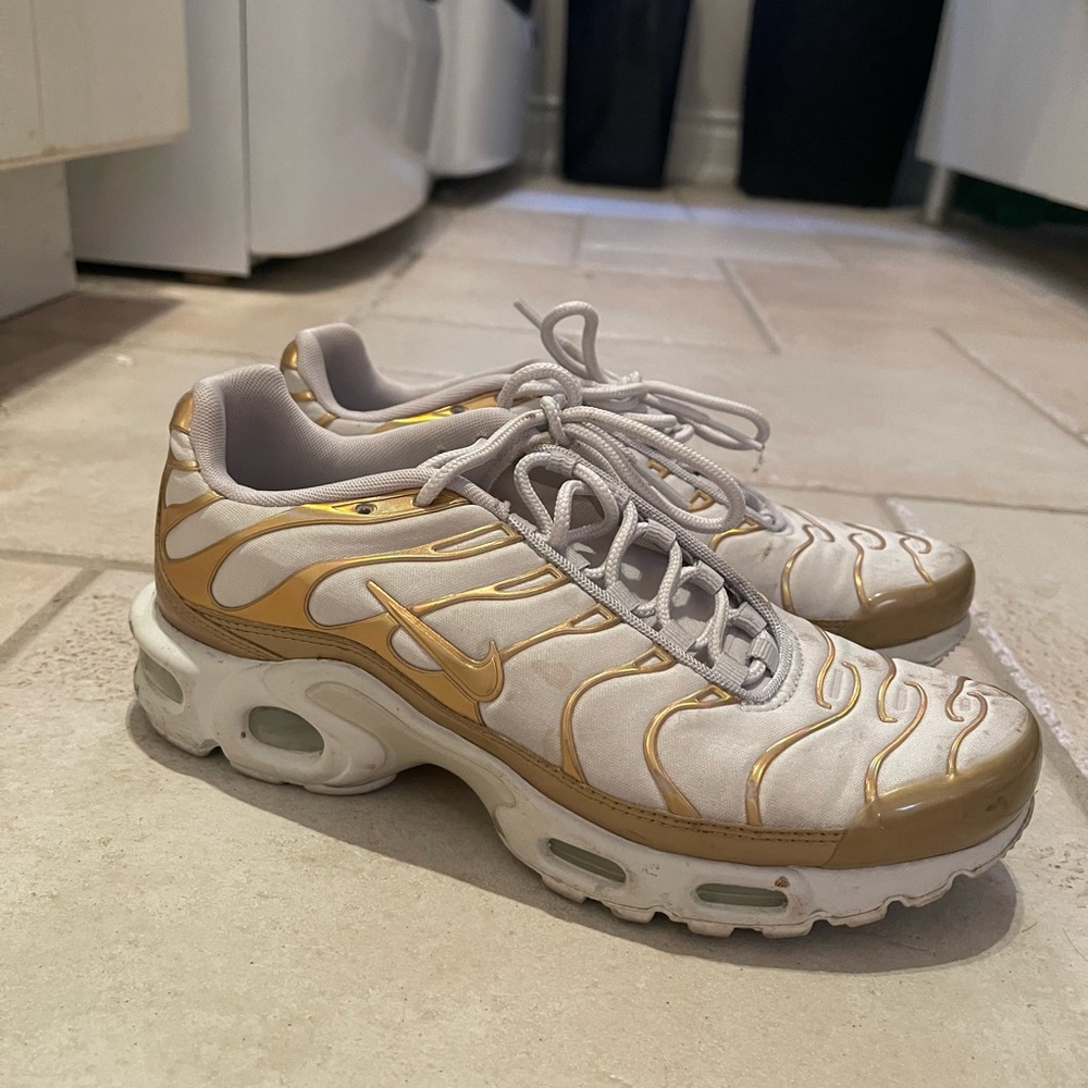 NIKE SHOES AIR MAX PLUS TN